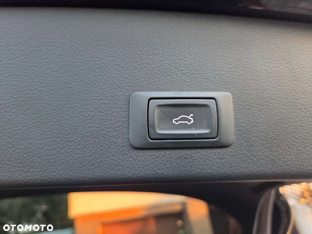 Audi A6 Avant 2.0 TDI Ultra S tronic - 13