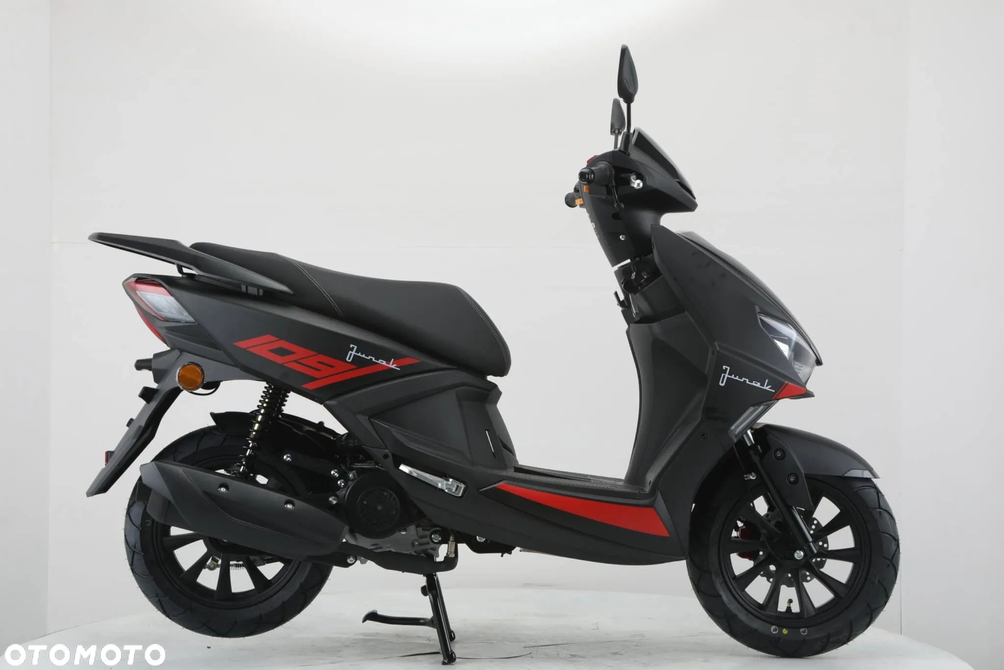 Junak Inny - 1