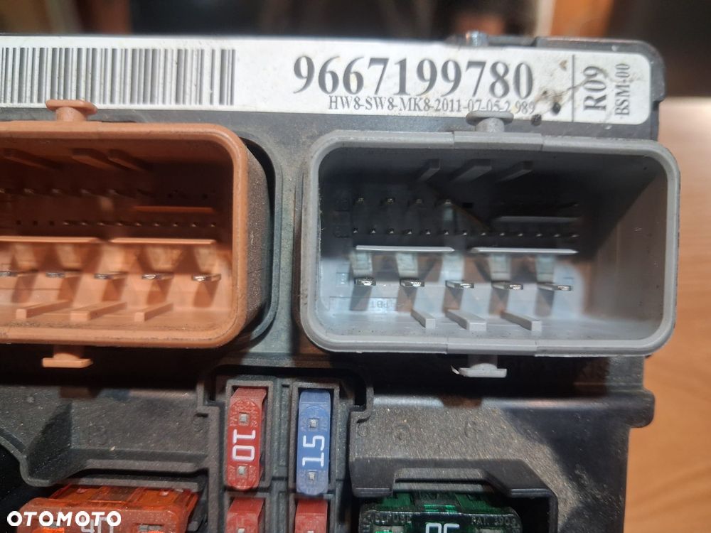 Skrzynka bezpieczników moduł BSM  CITROEN PEUGEOT  9667199780  OE - 2