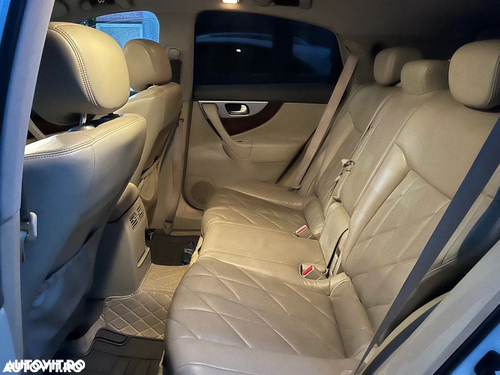 Infiniti FX 30 FX30d 3.0d V6 S Premium AWD - 8
