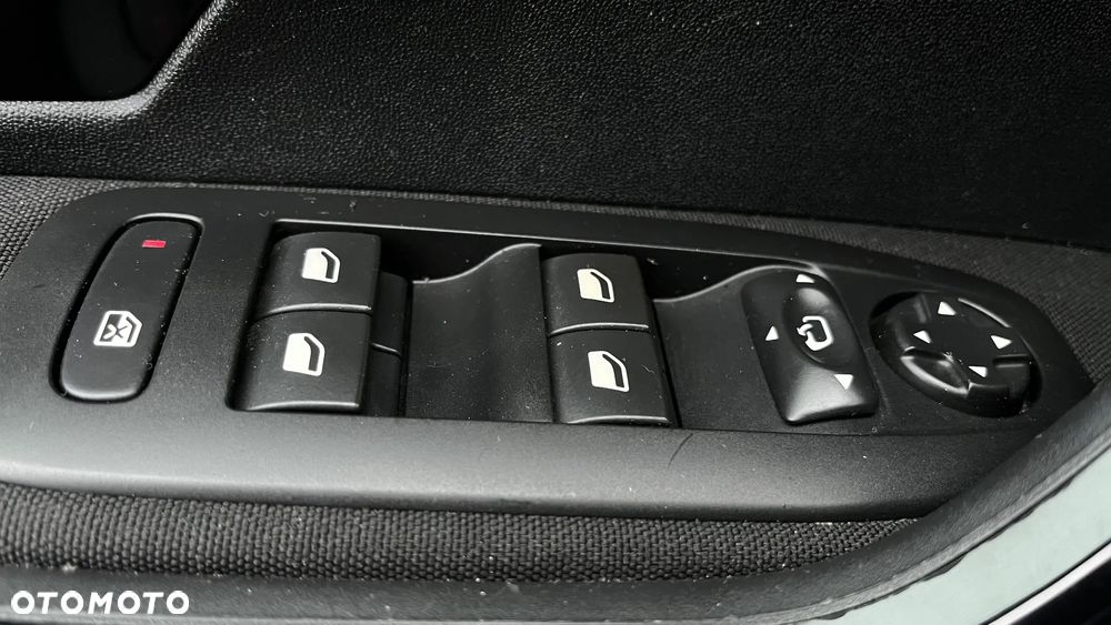 Peugeot 2008 PureTech 82 Style - 12