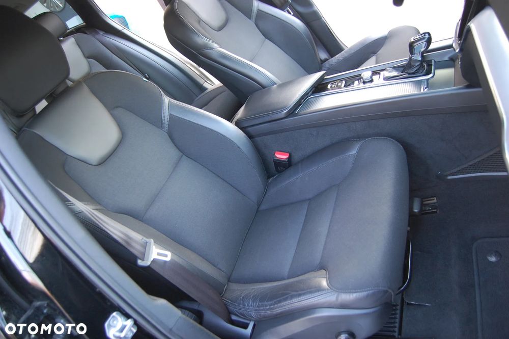 Volvo V60 Cross Country D4 AWD Geartronic Pro - 34