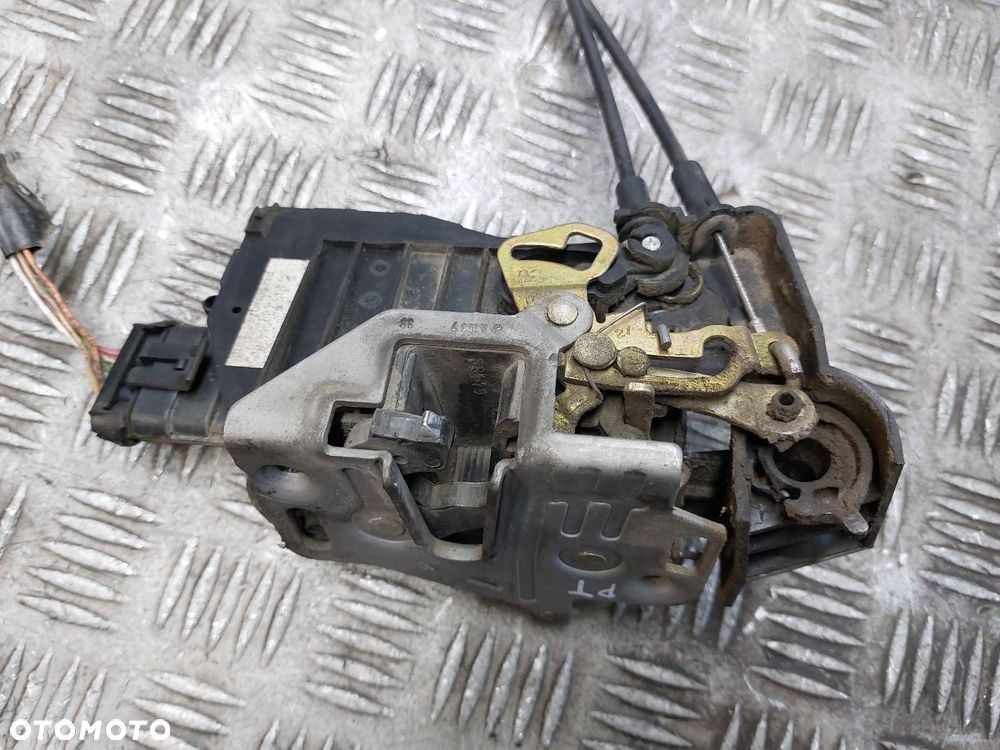 ZAMEK DRZWI PRAWY TYŁ MERCEDES-BENZ W163 ML A1637302235 - 3