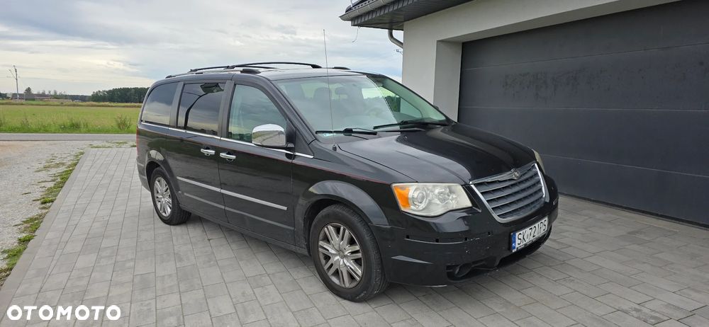 Chrysler Town & Country - 2