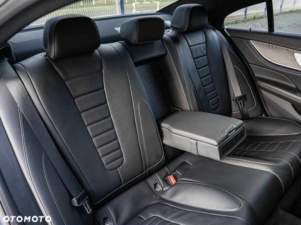 Mercedes-Benz CLS 300 d 4Matic 9G-TRONIC AMG Line - 26