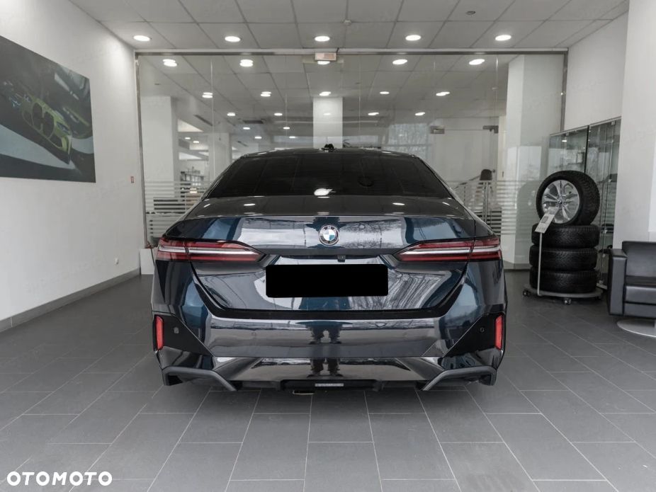 BMW Seria 5 520i mHEV M Sport - 4