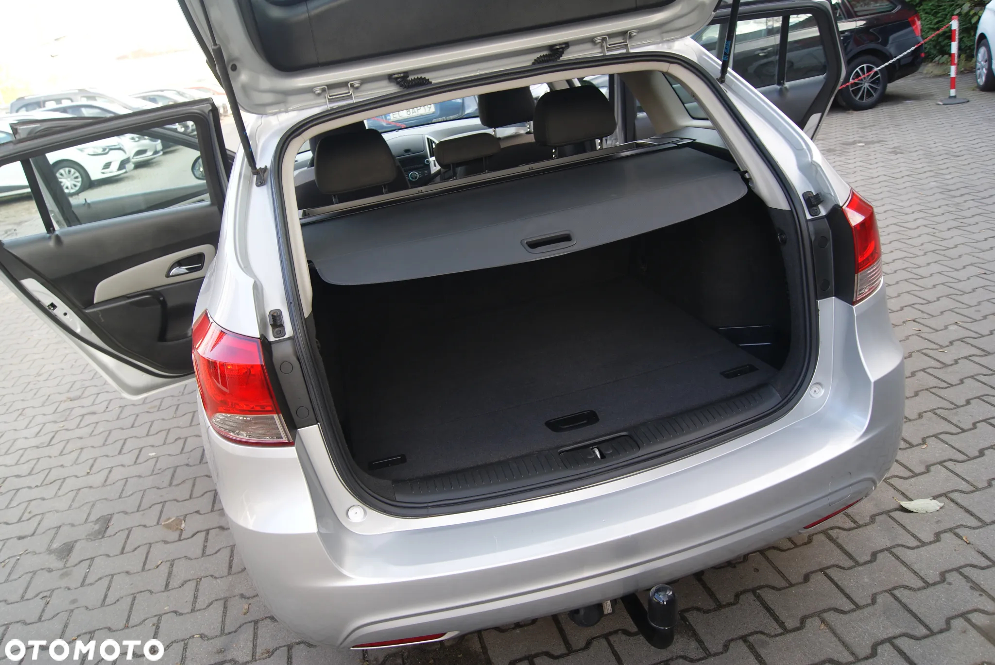 Chevrolet Cruze Station Wagon 1.6 LS - 10