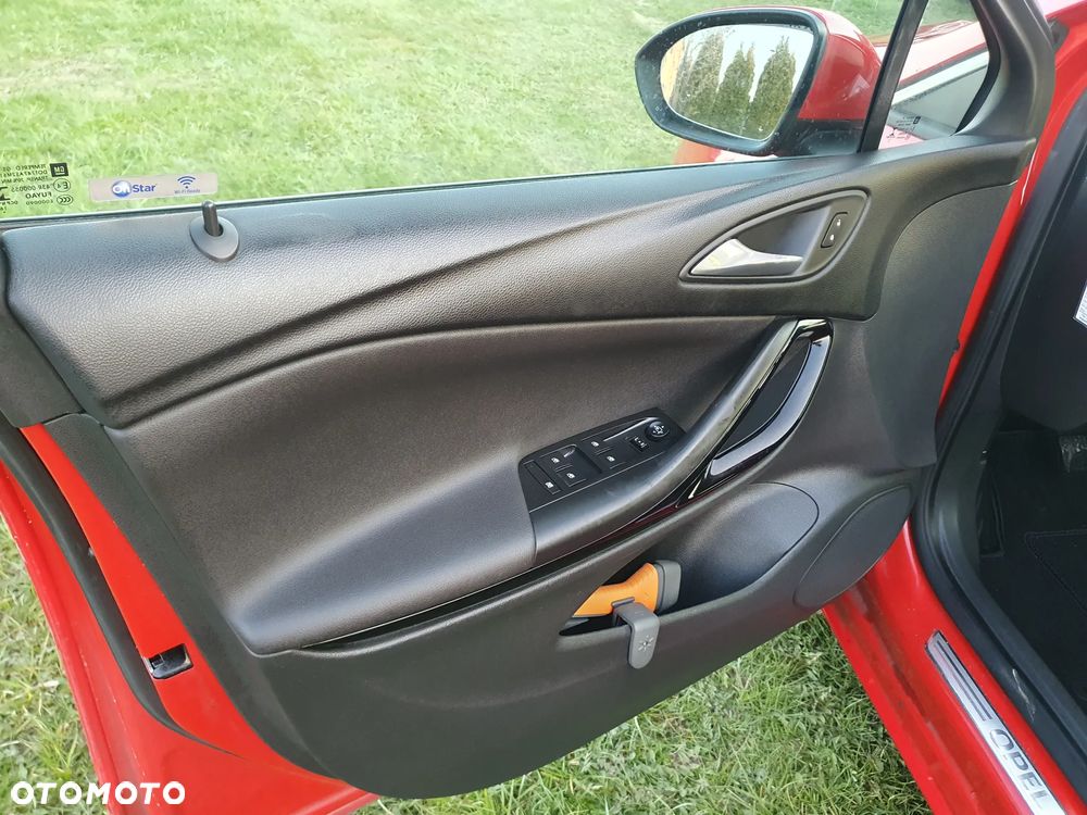 Volvo V40 T3 R-Design Kinetic - 27