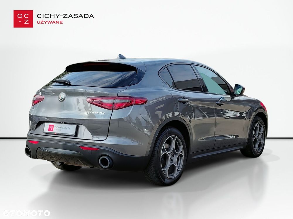 Alfa Romeo Stelvio 2.0 Turbo TI Q4 - 5