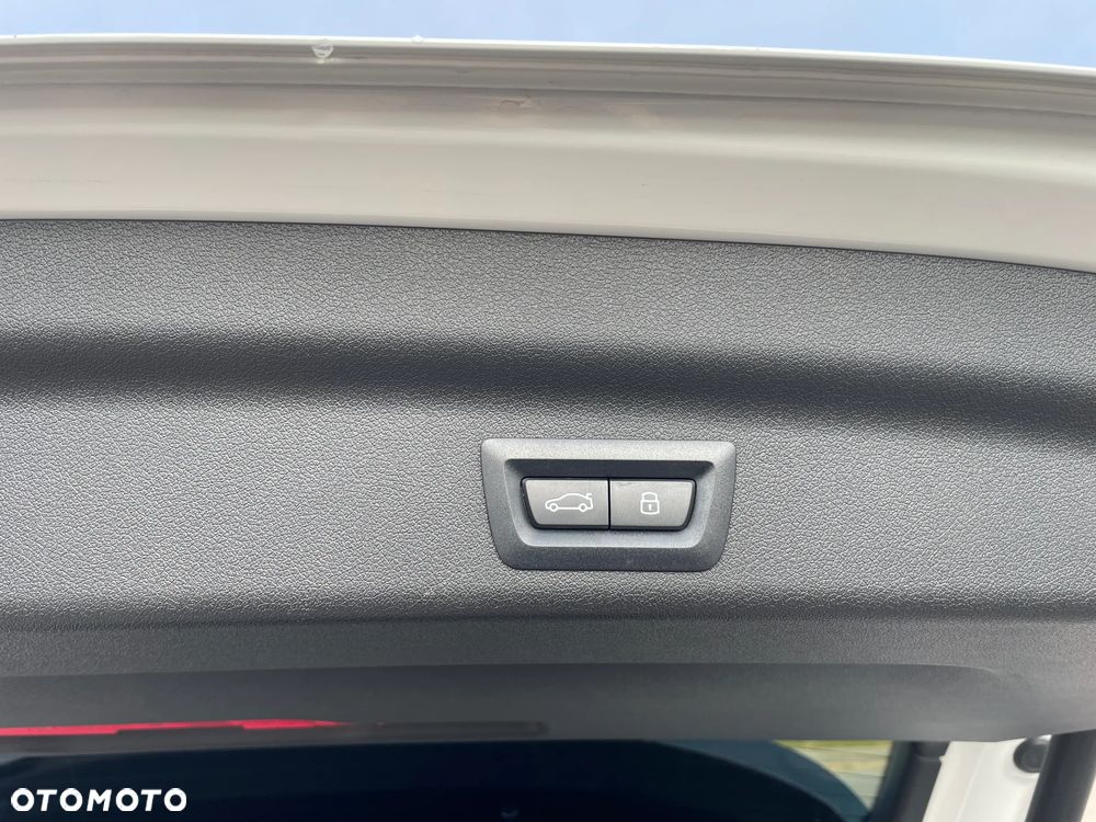 BMW X1 sDrive18i - 15