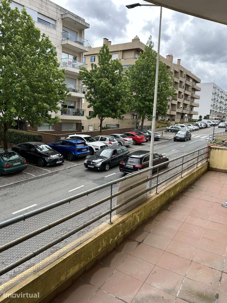 Apartamento T2 com varanda e terraço - Grande imagem: 2/17