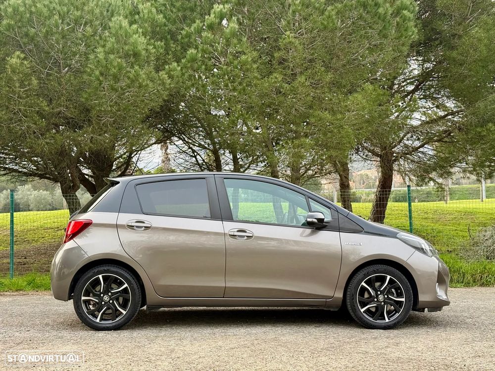 Toyota Yaris 1.5 HSD Square Collec.Bronze - 10