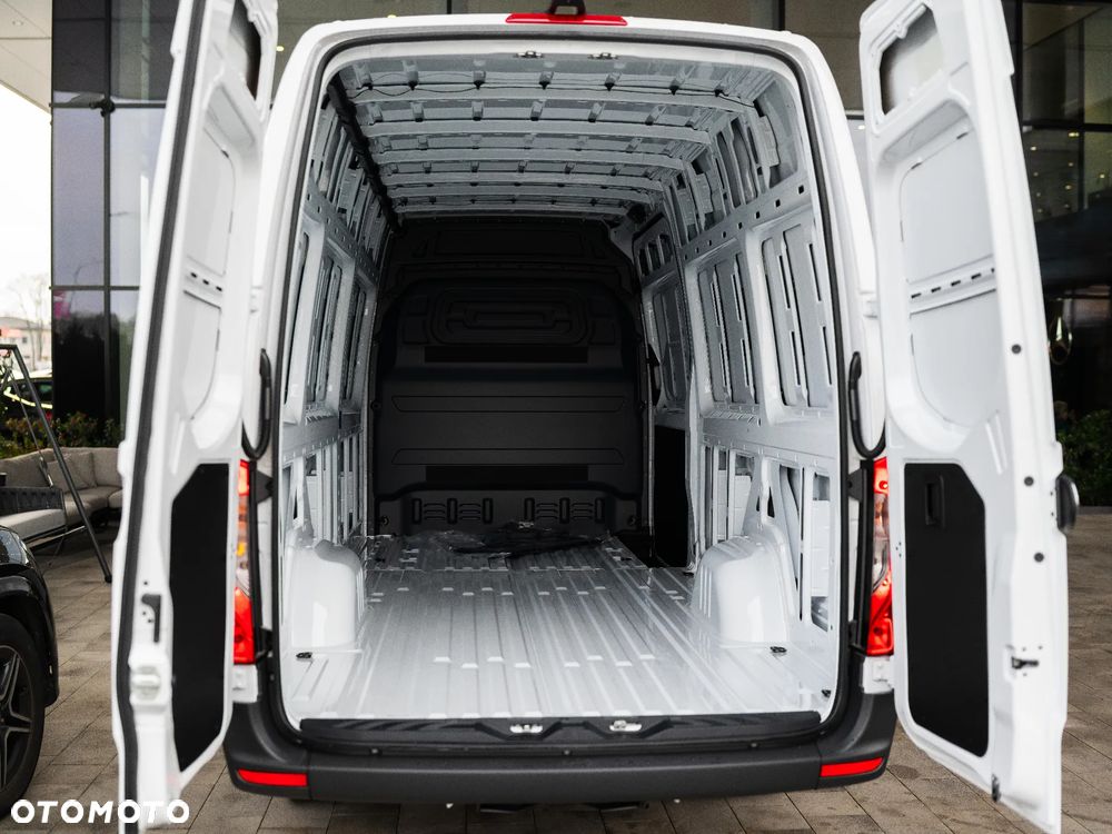 Mercedes-Benz Sprinter - 15