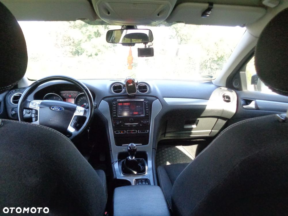 Ford Mondeo - 10