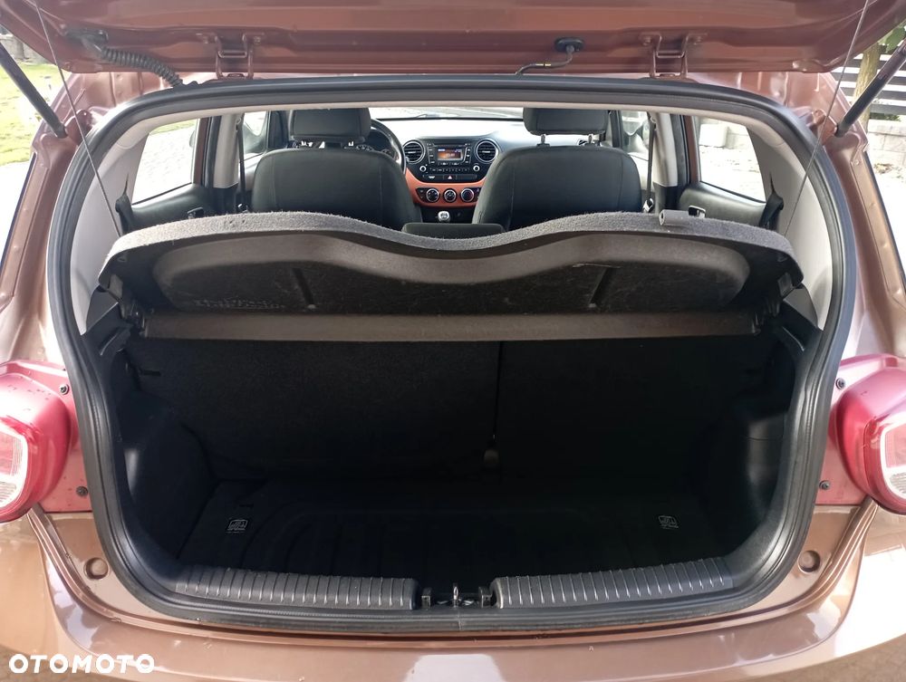 Hyundai i10 1.2 Fifa World Cup Edition - 22