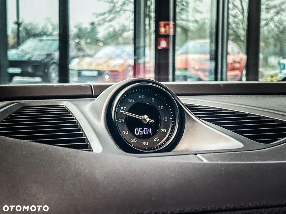 Porsche Macan Turbo 100kWh - 18