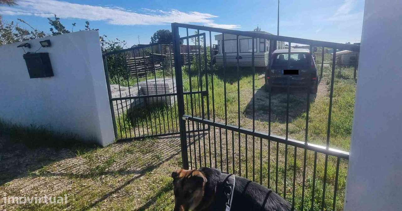 Grande terreno com casa móvel, pronto a habitar - Grande imagem: 3/36