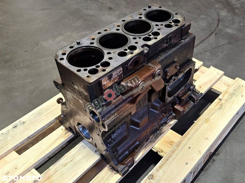 Blok silnika John Deere 6100, 3410, 3310, 3210 - 1