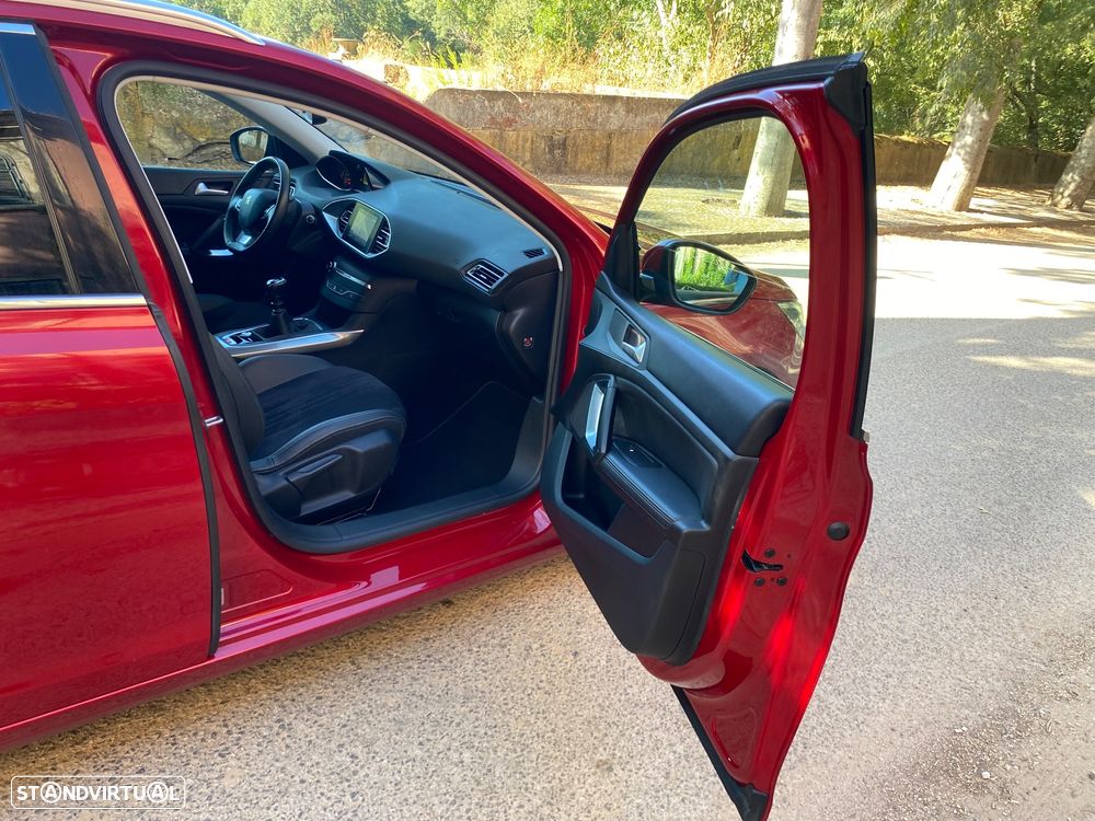 Peugeot 308 SW 1.5 BlueHDi Allure - 21