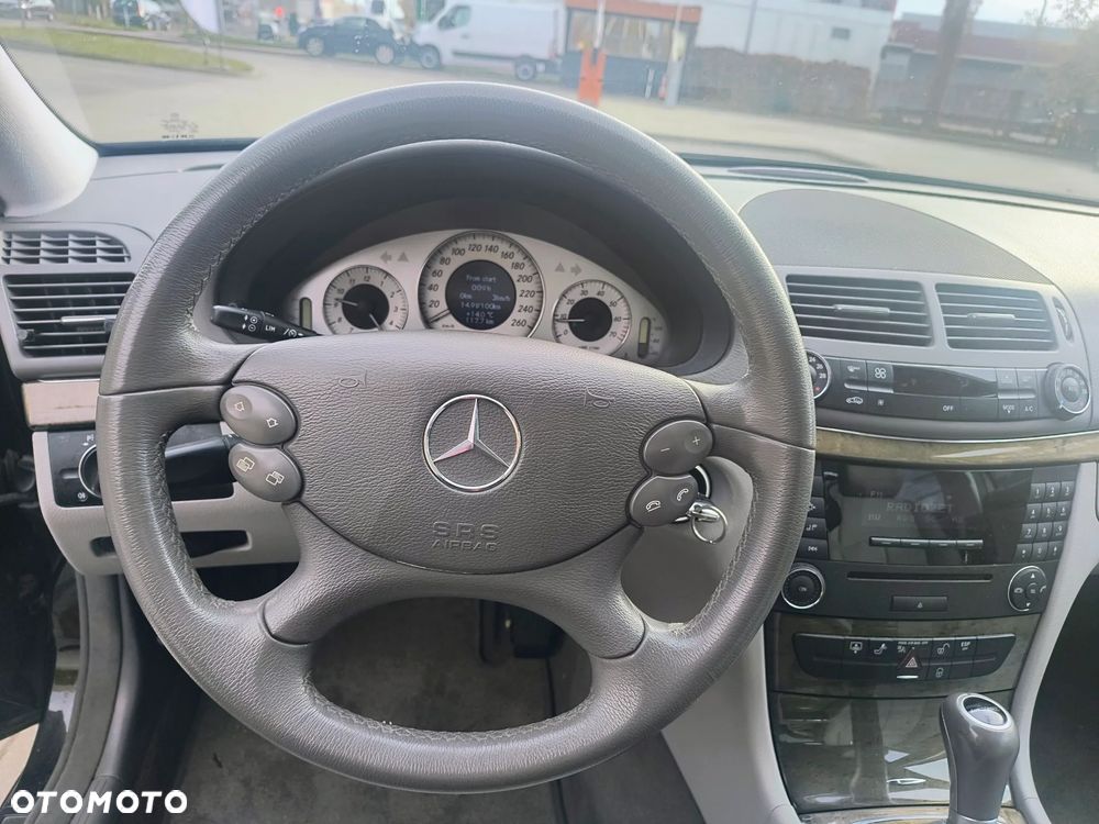 Mercedes-Benz Klasa E - 28