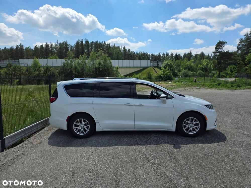 Chrysler Pacifica - 20