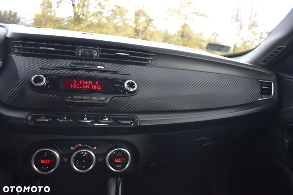 Alfa Romeo Giulietta 2.0 JTDM Distinctive - 24