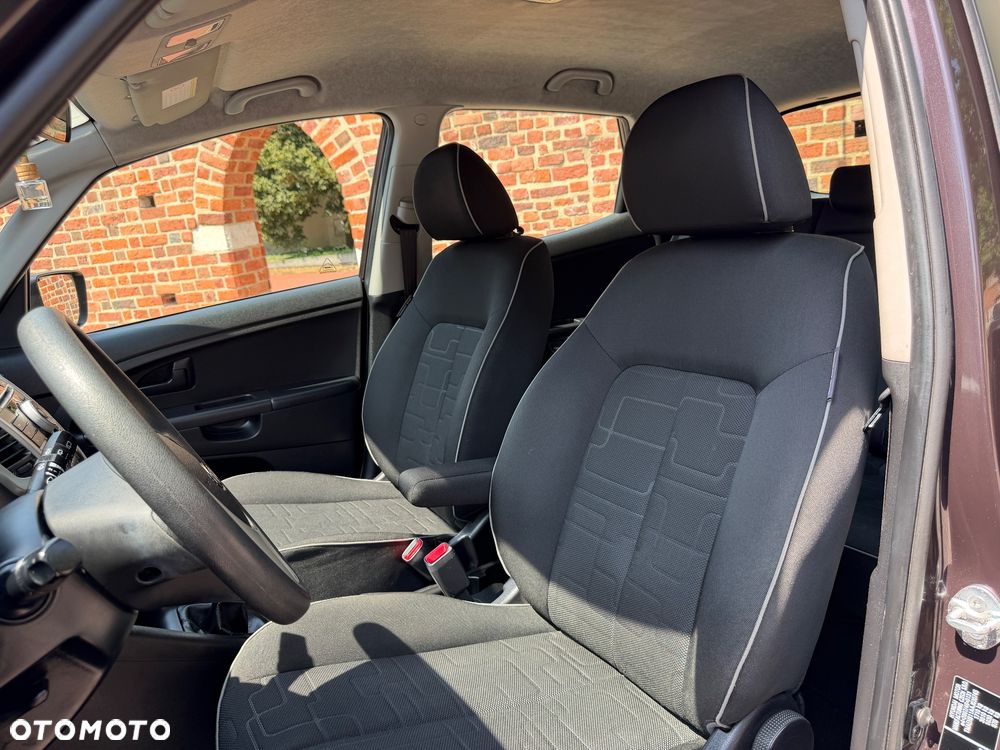 Kia Venga - 39