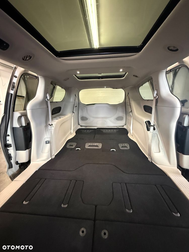 Chrysler Pacifica - 27