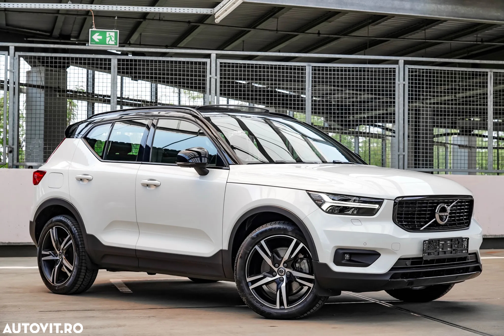 Volvo XC 40 Recharge T5 Twin Engine AT7 R-Design - 10