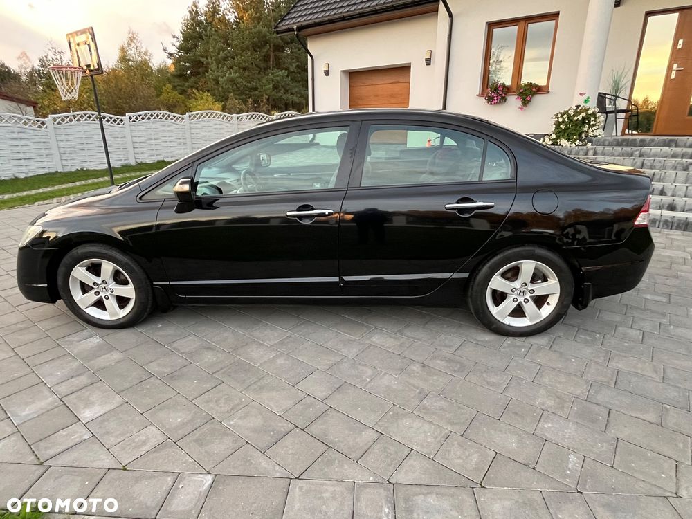 Honda Civic 1.8 Executive - 3