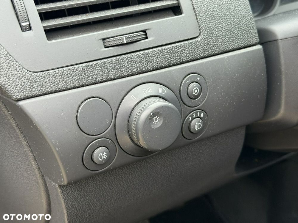 Opel Astra - 16