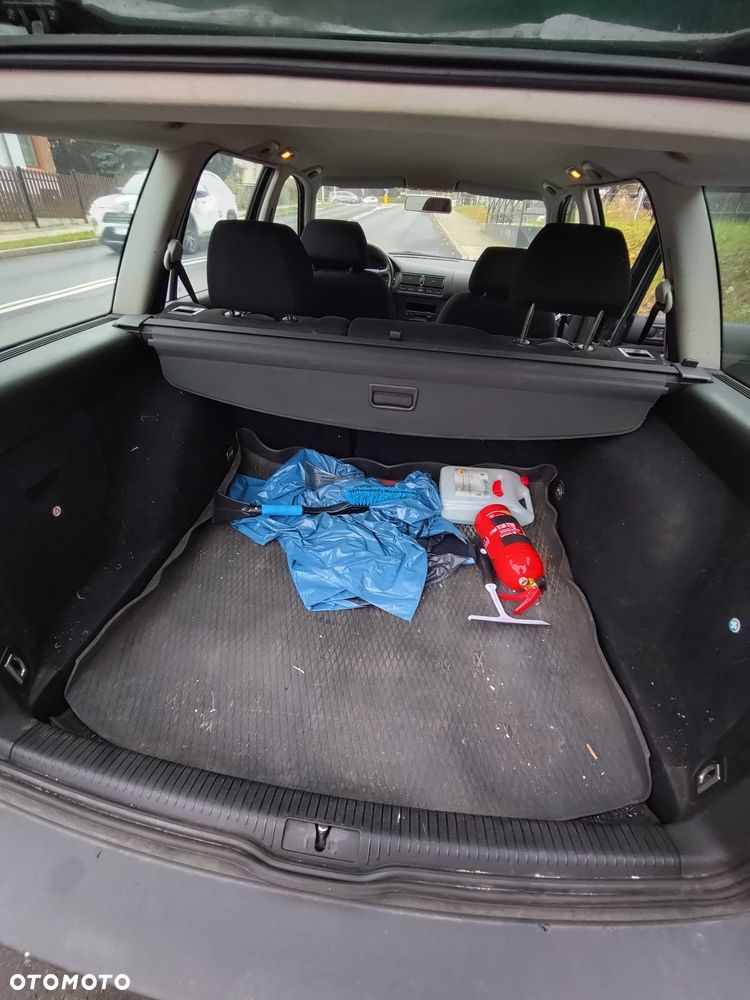 Volkswagen Golf 1.9 TDI Comfortline - 4