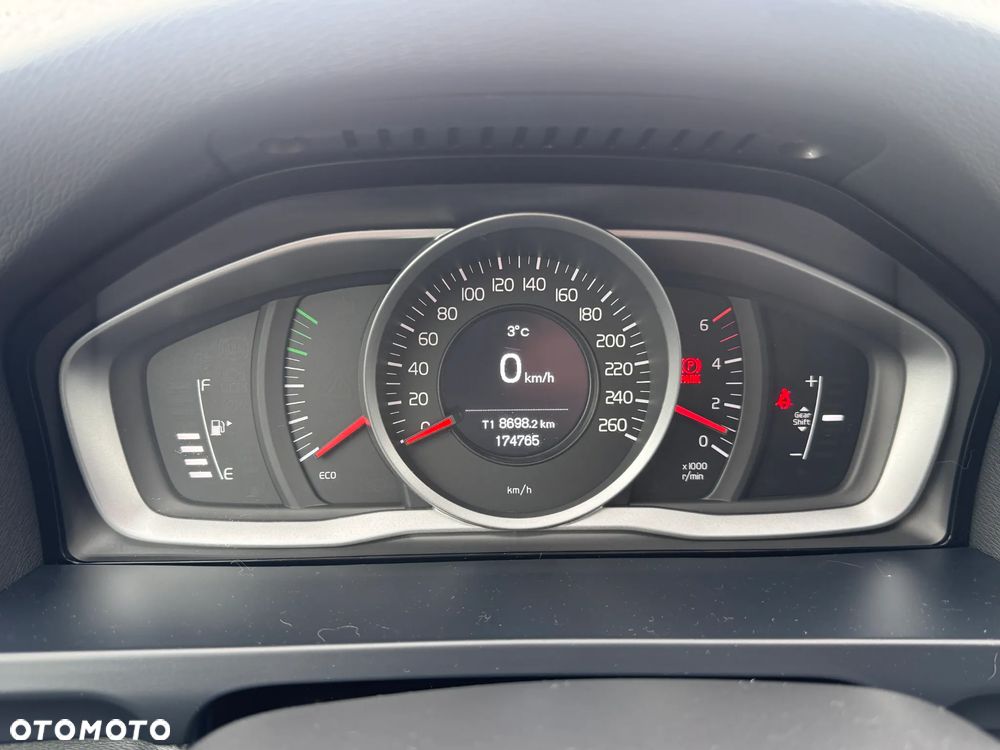 Volvo S60 D2 Momentum - 33