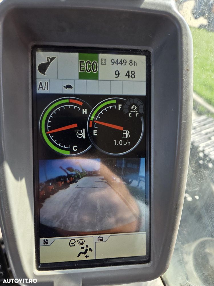 Hitachi ZX250LCN-6, 2020, 9.449h, 27,3t, cupa 1,55mc, Ingust latime 2,99m, camera spate, camere laterale, inst picon, consum mediu 9,8l/h, ridica 13t, motor Isuzu 173CP, 3 pompe hidr HITACHI, 3 camere, produs in JAPONIA, leasing 4 ani-PROMOTIE 68.900 EUR+tva - 4