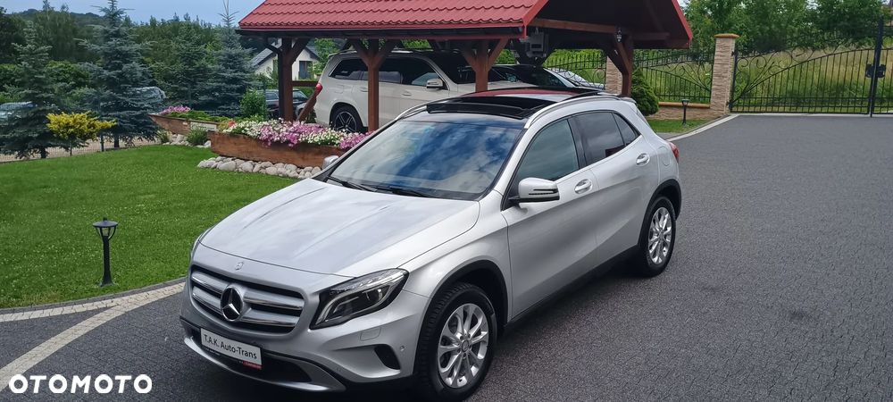 Mercedes-Benz GLA 250 4Matic 7G-DCT - 41