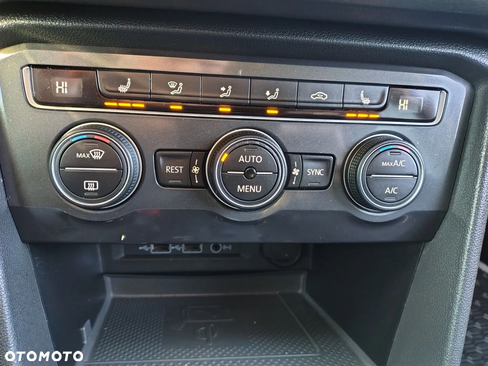 Volkswagen Tiguan 2.0 TSI 4Mot Elegance DSG - 22