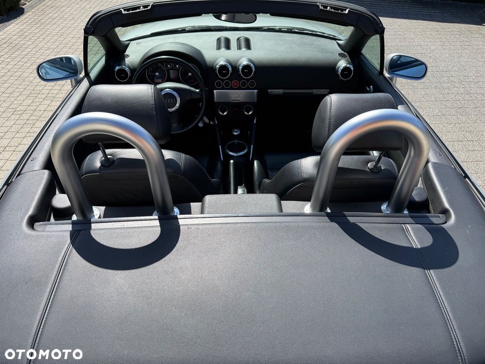 Audi TT Roadster 1.8 T quattro - 32