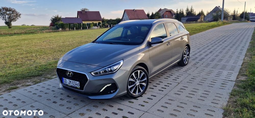 Hyundai i30 1.6 D Premiere Luxury DCT - 1
