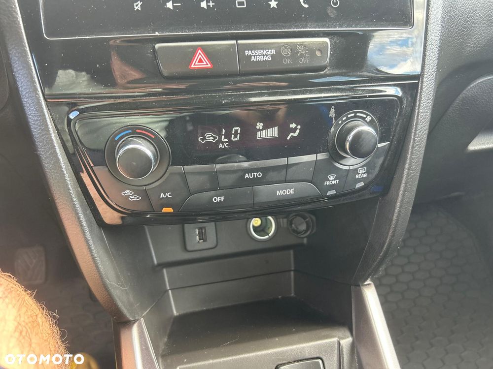 Suzuki Vitara 1.4 Boosterjet mHEV Premium Plus 2WD - 34
