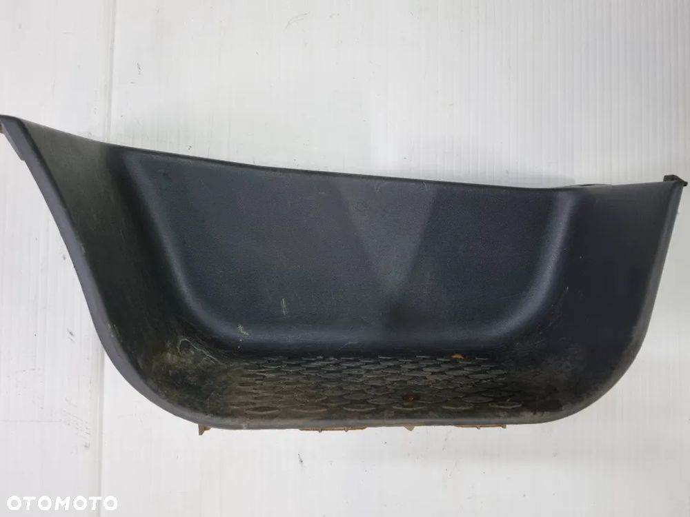 PRÓG STOPIEŃ LEWY IVECO DAILY IV  06-13r. EU