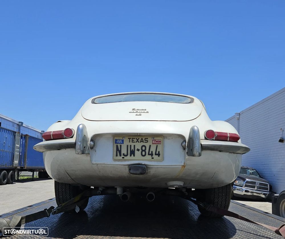 Jaguar E-Type - 5