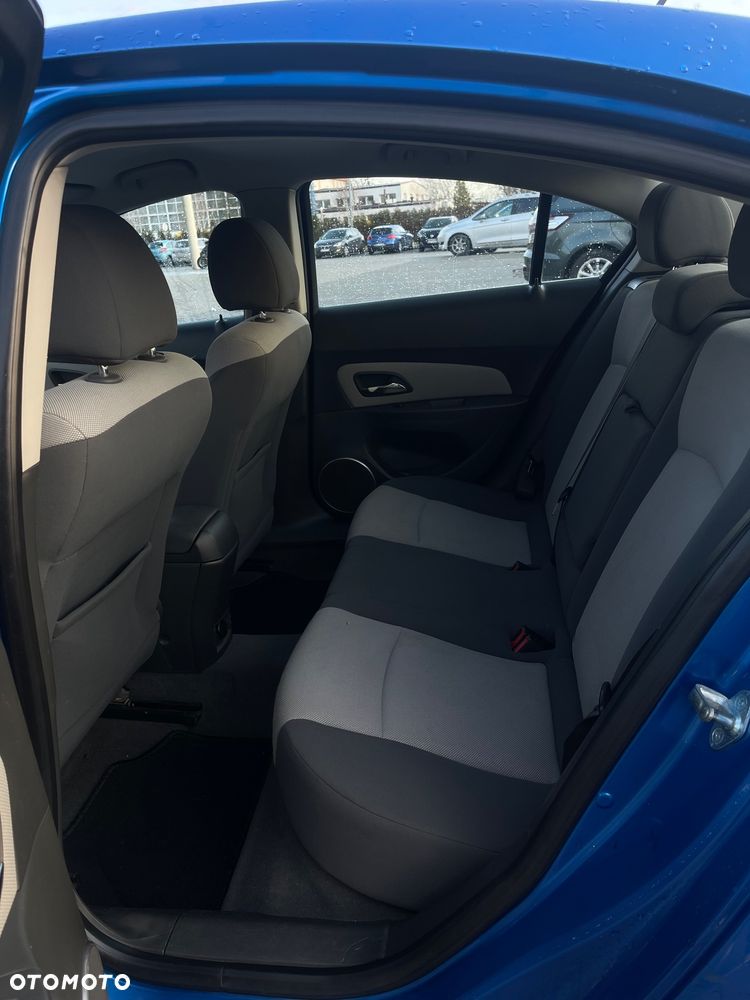 Chevrolet Cruze 1.8 LT - 10