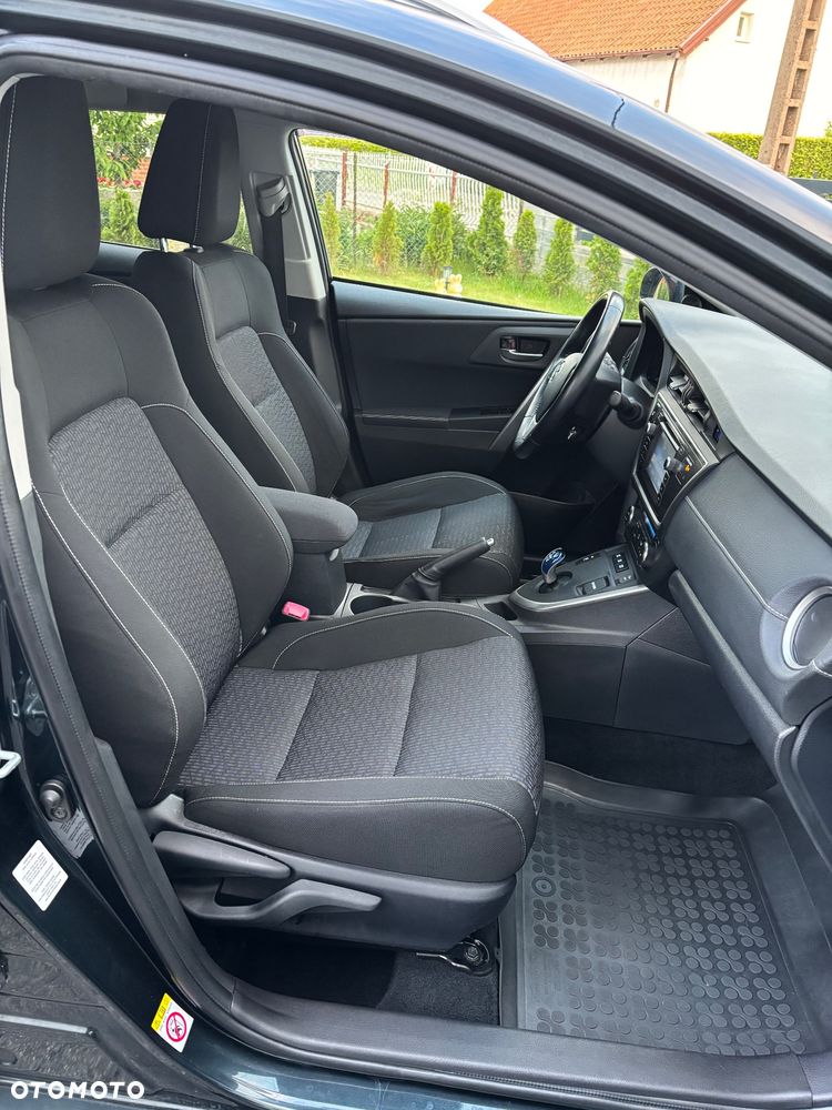 Toyota Auris 1.8 HSD Prestige NAVI - 31