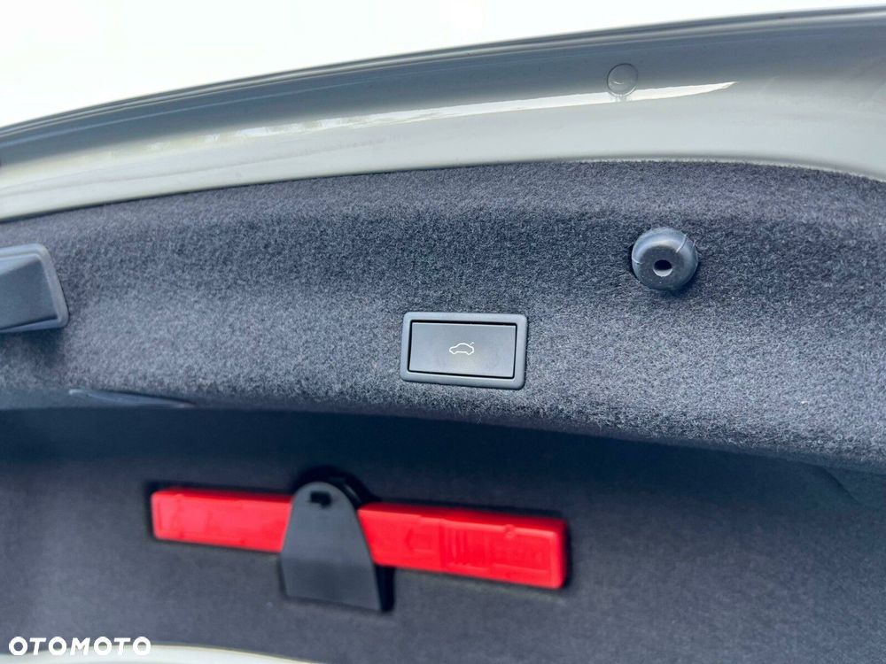 Volkswagen Passat 2.0 TDI 4Mot Elegance DSG - 21