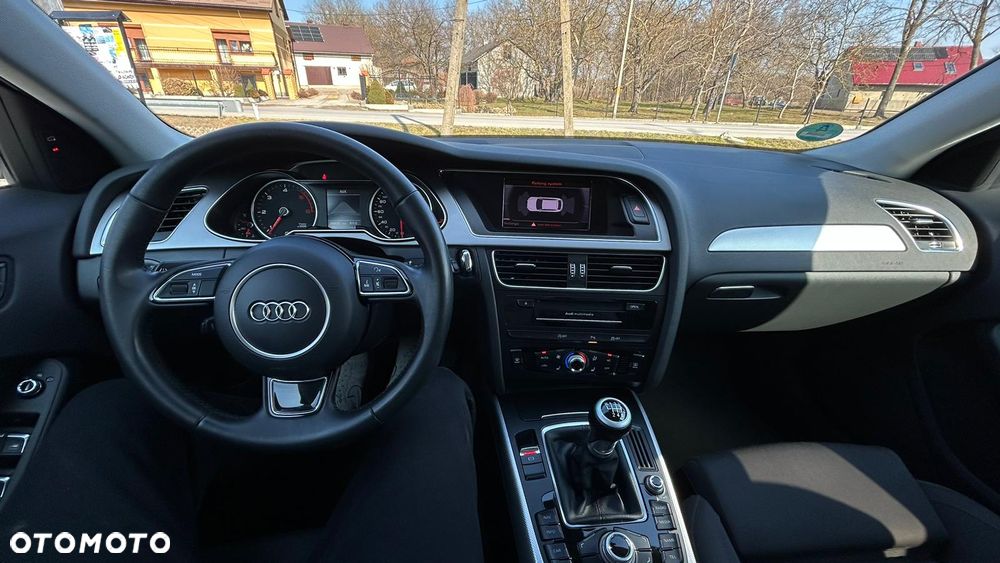 Audi A4 Avant 2.0 TDI - 9