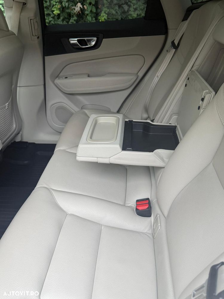 Volvo XC 60 D4 AWD Momentum - 9