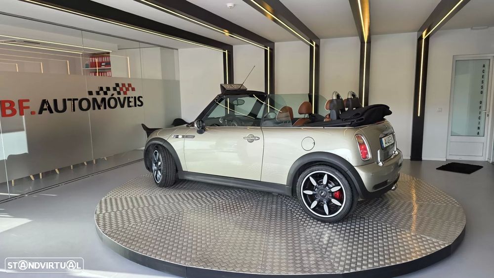 MINI Cabrio Cooper S Sidewalk - 16
