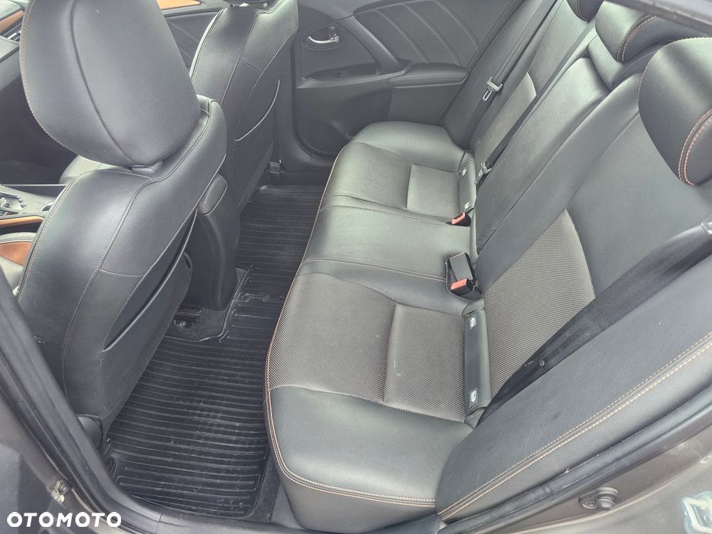 Toyota Avensis 1.8 Active MS - 11
