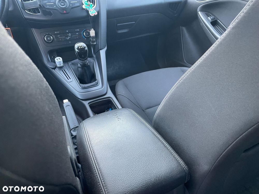 Ford Focus 1.6 Trend - 15
