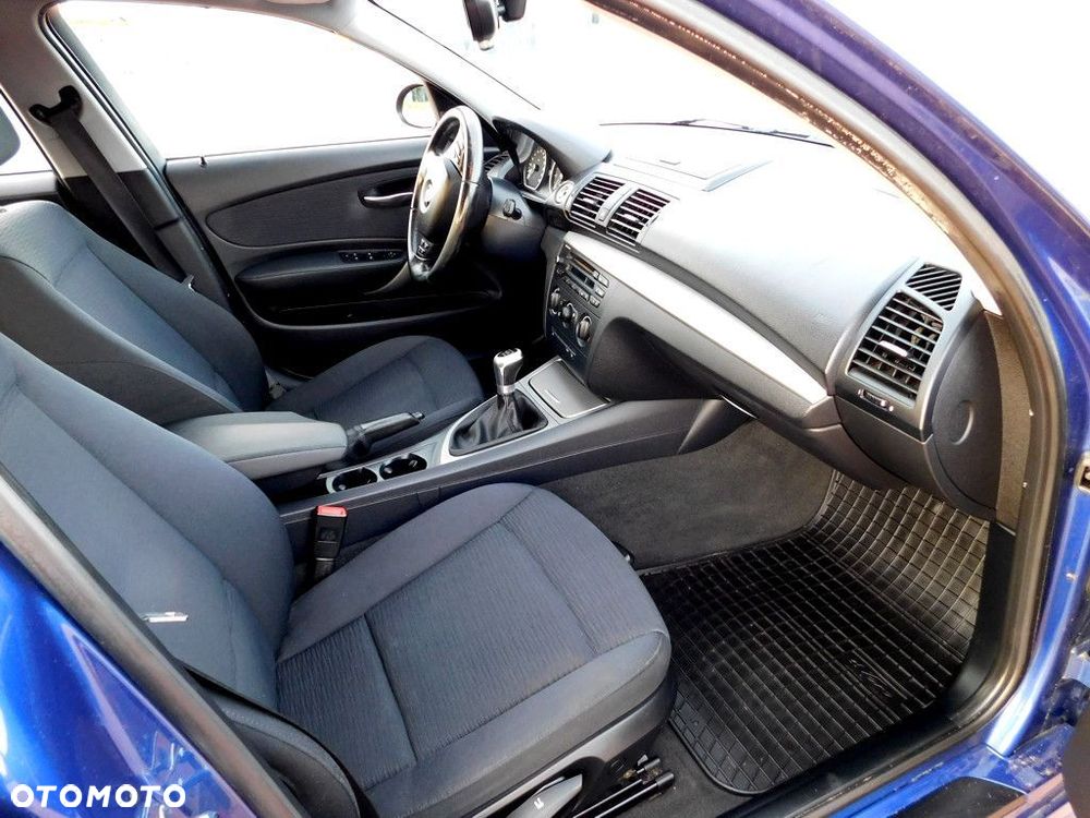 BMW Seria 1 - 25